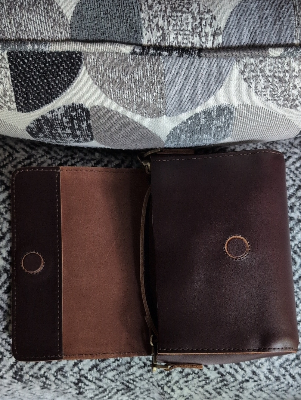 Portland Leather Grizzly Mini Metro Crossbody Bag NWOT - Picture 7 of 13